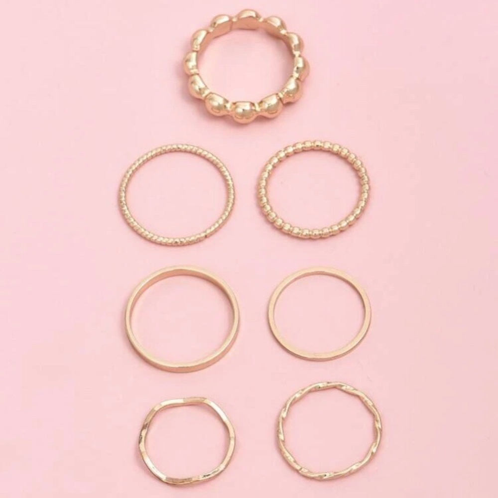 7 Gold Rings Set - Picture 3 of 5